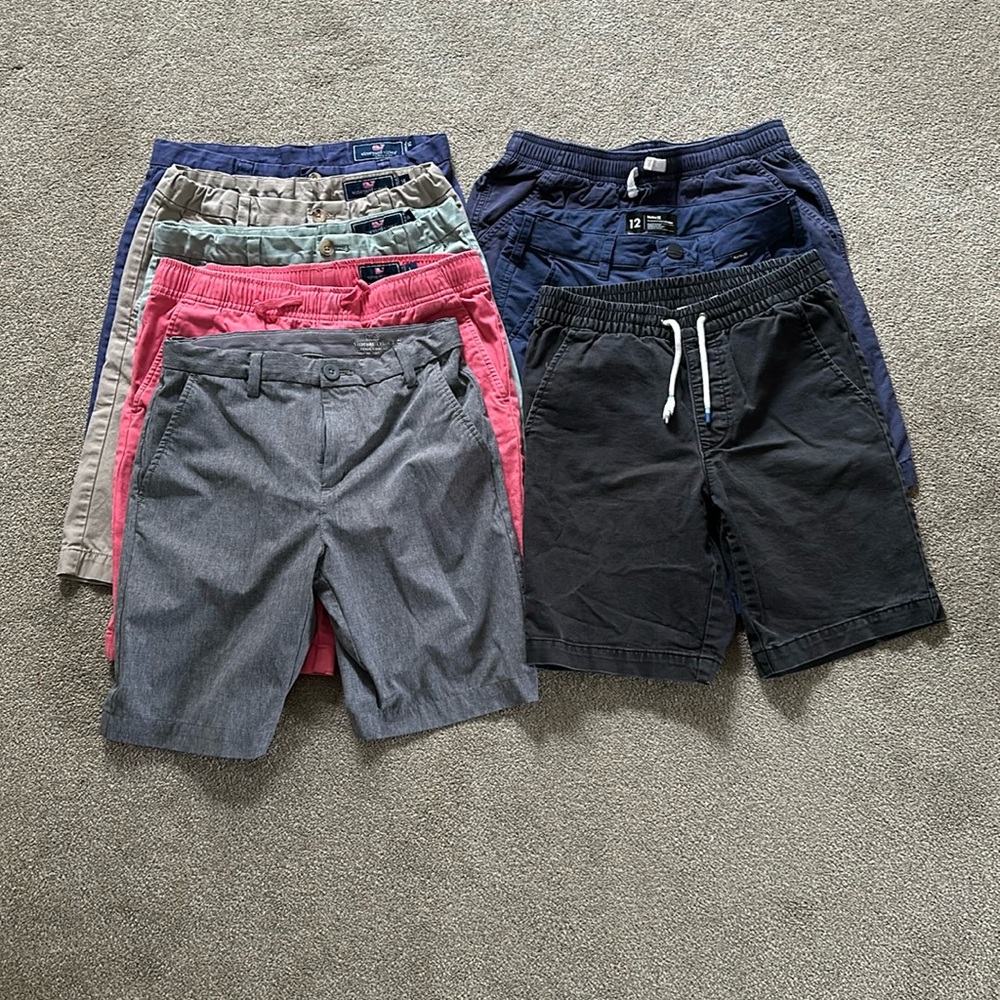 8 pairs of boys shorts (sizes 12&14)